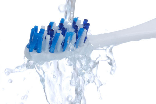 https://www.walbridgedental.com/blog/wp-content/uploads/2015/04/clean-toothbrush.jpg